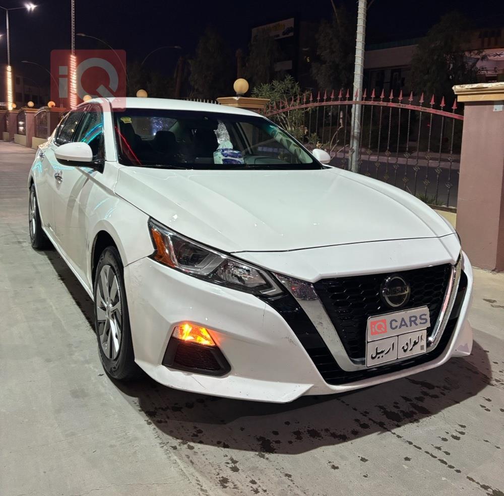 نيسان ألتيما